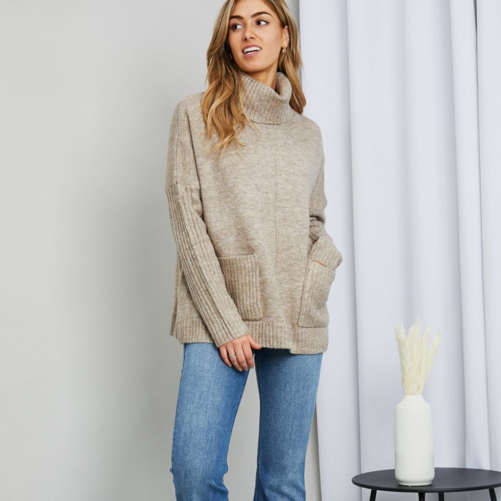 Very J Center Seam Turtleneck Sweater with Pockets